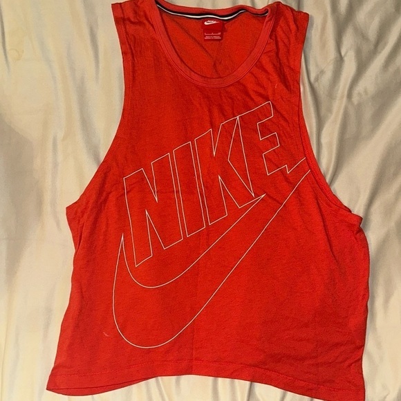 Nike Peachy/Orange Sleeveless Workout Top - Picture 3 of 7